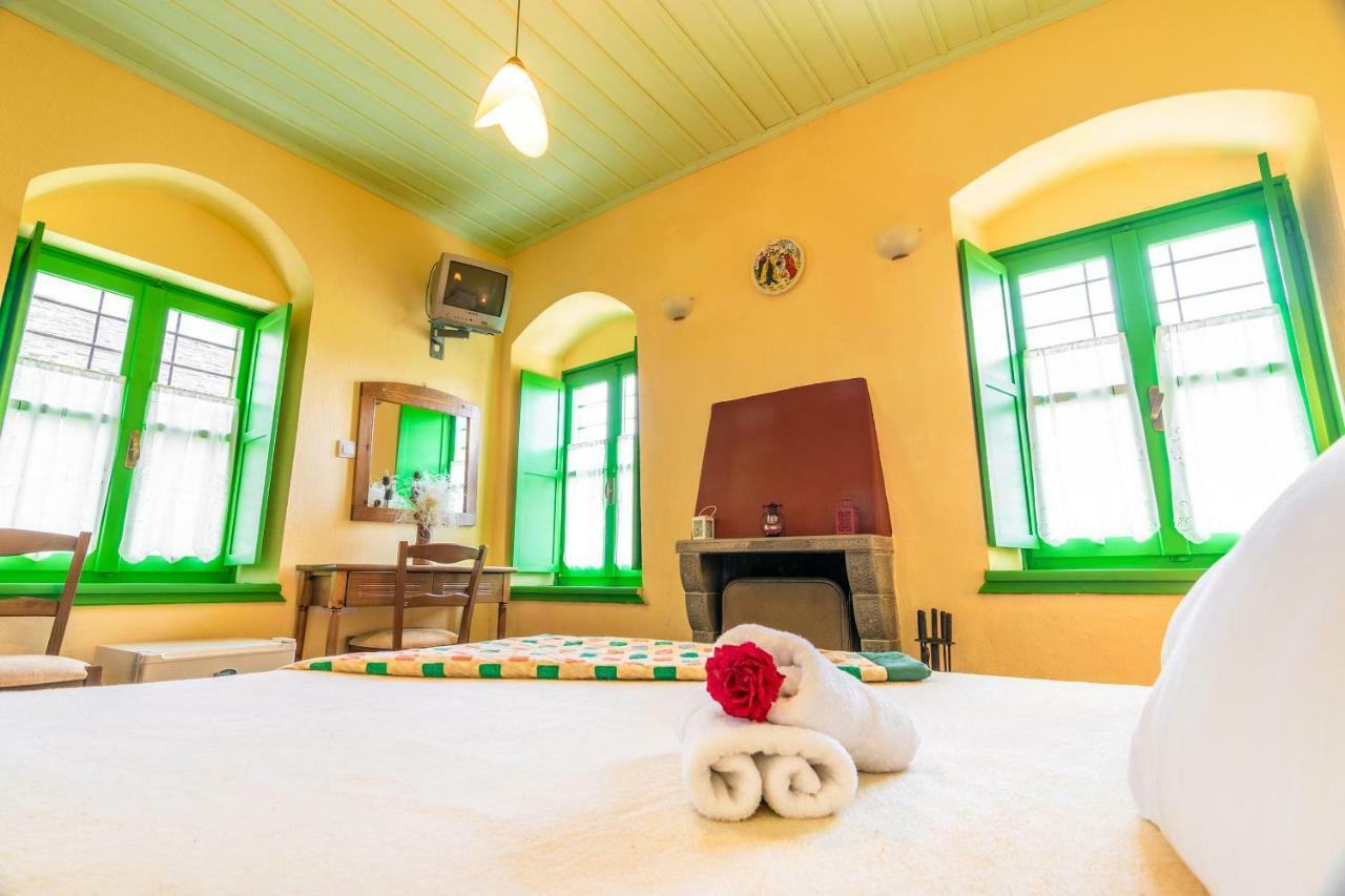 Morfeas Guesthouse Pápingo Eksteriør bilde
